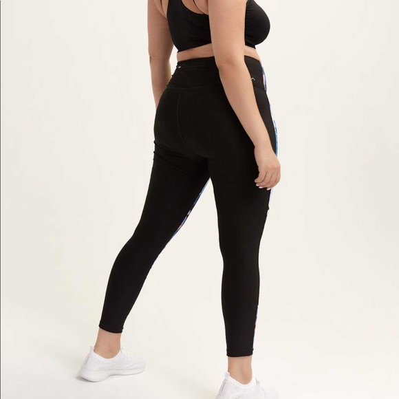 Pennington’s Nola Activewear Leggings - Picture 2 of 9